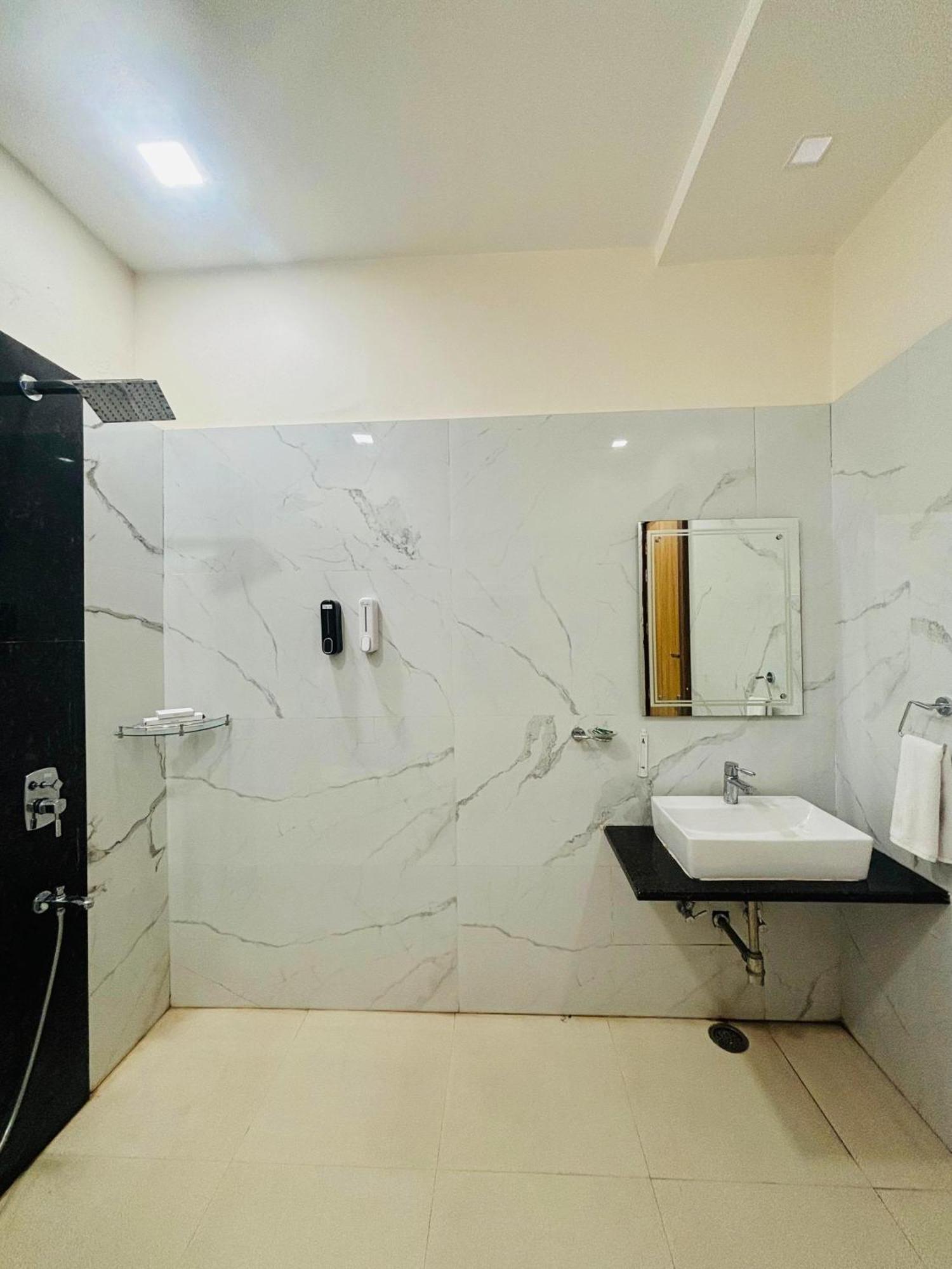 Hotel Amar Vilas & Resort بهاراتبور المظهر الخارجي الصورة